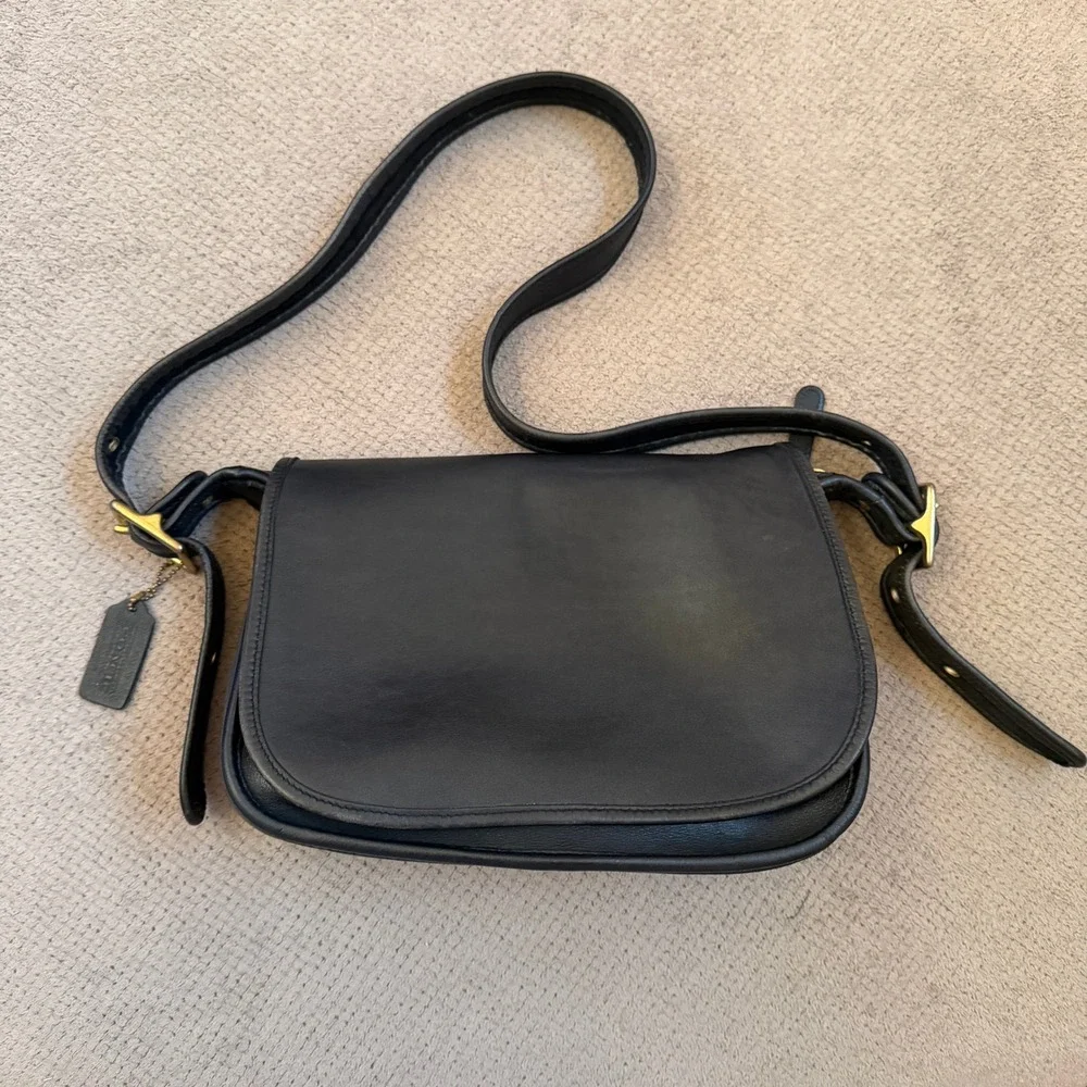 Vintage 1990s Coach Black Leather Beekman Messenger Crossbody Bag 9951